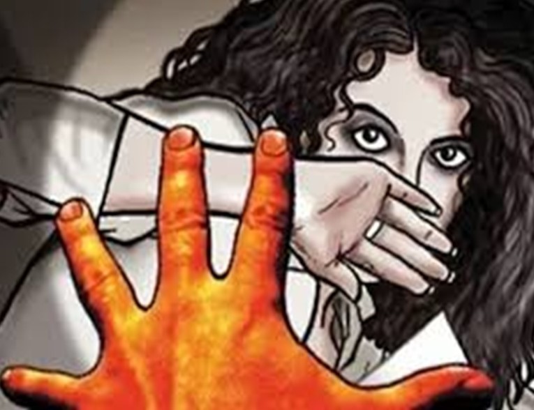 अनाचार करने वाले युवक से समझौते के लिए बोल रहा है थानेदार.युवती ने लगाई मुख्यमंत्री से गुहार