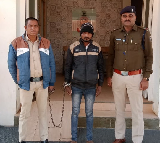 उसका नाम है खरगोश... चुराता था बकरियां और पकड़ाया अंडा थाने में